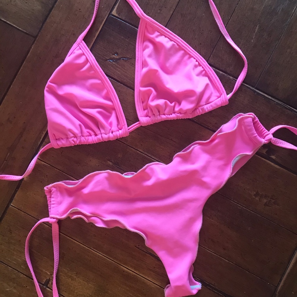 Bikini - Picture 7 of 7